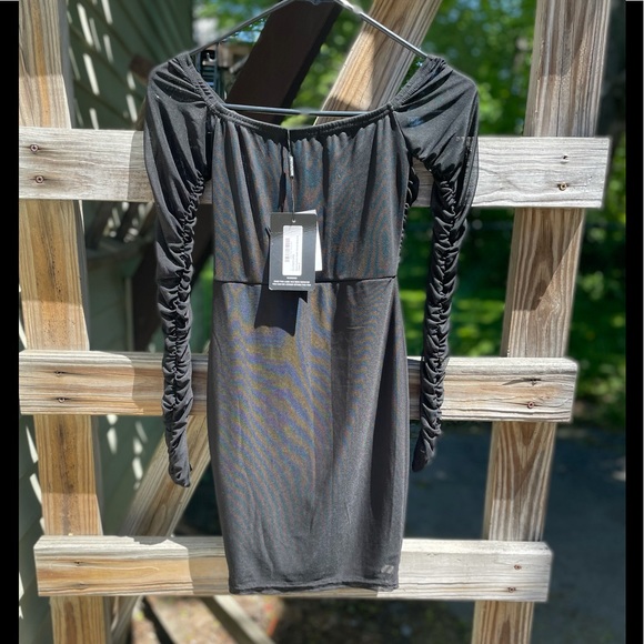 PrettyLittleThing Dress - Picture 2 of 3